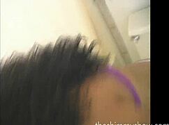 Bold Ebony Hottie Foxy Roxy Blows in Shower