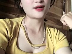 Vietnamese Girl Dancing Sexy to Music! 😍