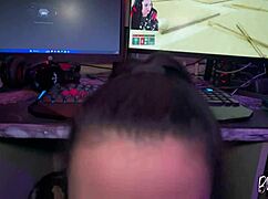 Newbie female streamer takes her first donate 😊