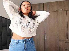 morena latina seduces me with her huge ass for fucking