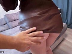 18YO RIDING CUM In LATEX ROLEPLAY, ASS SHAKING FUCKING!