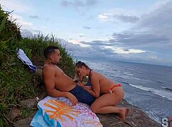 Transei com Uma Loira Gostosa que Conheci na Praia