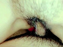 宿醉在家跟继叔叔朋友狂干超骚痒