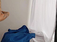 Va a revisi�n con el ginec�logo y �l se la coge a pelo