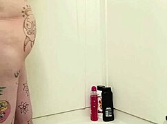 乳环奶头湿透翘臀狂干淫水直流骚逼