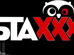 超级可爱的亚洲妹子在群P活动中