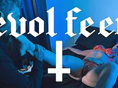 She's a pro at giving footjobs, sucking and licking toes 😍