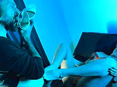 She's a pro at giving footjobs, sucking and licking toes 😍