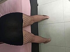 i love giving footjob in close up with my latina ass and wet vagina