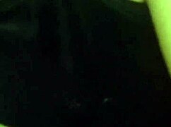 mi vecino acepto ayudarme con mi cama que estaba da�ada y la pusimos a prueba que rica verga tiene para clavarme la toda en mi conchita y sentirla toda dentro de mi prt2