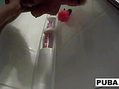 金发熟女Nikita Von James淋浴玩骚逼