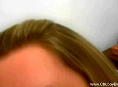 pretty amateur italian gives a blowjob to her husband 😘