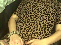 女人自摸揉奶扣逼详细自慰