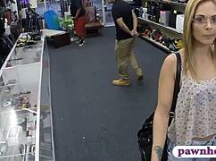 amateur babe with glasses gets fucked by pawn keeper
