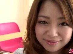 Japanese brunette Mirei Oomori masturbates to orgasm with sex toy!
