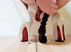 人妖Ting Ting玩假阳具后需要真鸡巴