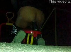 变性人广场上狂撸屁眼自慰！