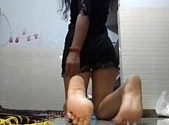 Come lick my pussy, fill it with cum!