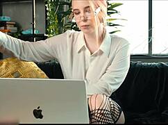 everyone saw how my boyfriend fucks me in zoom, mollyredwolf.