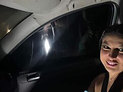 Dei carona pra novinha e comi ela no carro