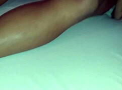 casada com amante mamando na frente do marido que faz carinho