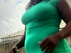 辣妈人妻自拍秀大肥臀