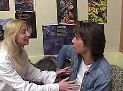 The young 18+ man seduced a mature man and proceeded to fuck him