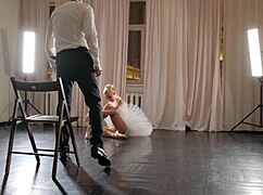 I fuked a flexable ballerina at the concert.