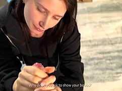 他练完球把她叫来喂大屌爽翻