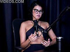 prefere pau que a faz gozar grava com elisa sanchez sobre chupar buceta