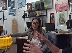 Tight Body Gets Bare In Shop Reality