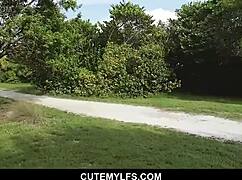 Havana Bleu Shakes Her Booty as a Milf