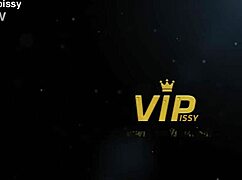 Paula Shy和Alexis Crystal尿导师全身