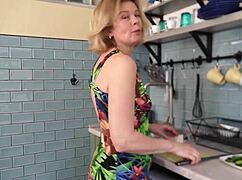 Housewife Wanted To Be Fucked In The Kitchen