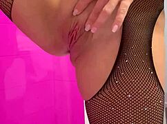 浴室独处狂揉骚穴自慰