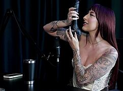 Karol Redxxx Demonstrates Blowjob and Shows Smooth Pussy Twerking with Tits