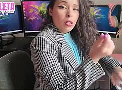 I gived a guided handjob pov to my naughty boss at work