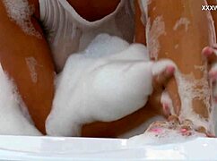 russian horny slut sima zasadilo in the bathtub