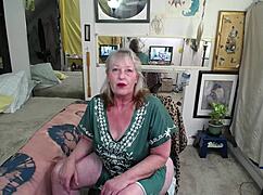 i roleplay as the boss giving horny employee dawnskye a really hard time, she's too sexy