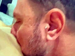 minha namorada me pegou fodendo uma boneca ficou com tesão e quis também vídeo completo