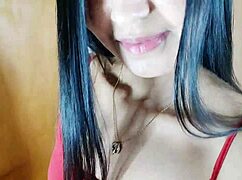 Vecina bien caliente viene a buscar café y recibe una cogida de su vecino, what do you think?