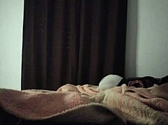 Tia Passo计划和继侄子共享沙发玩