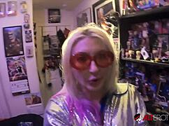 Quarantine fun with tattooed chick Leya Falcon