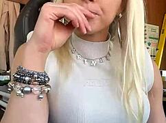 engaging in a casual web chat session