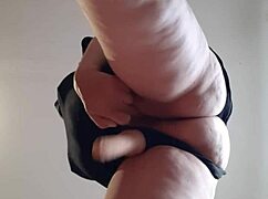 After strapon fucking my girlfriend, I masturbate to her flying orgasm