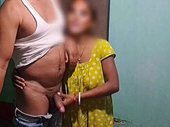 被嫂子抓到腋下抠大阴蒂哦不