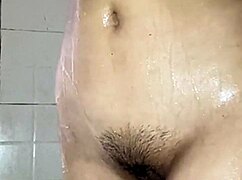 le manda un video bañandose al señor de la tienda