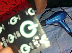 抓到没穿上衣热辣女仆在客厅给钱她献上翘臀