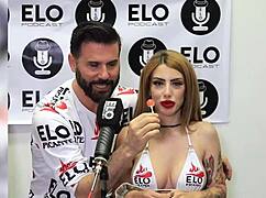 米丘辣前戏进小屋狂干