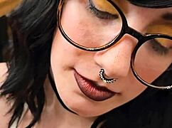 他巨屌狠操我脸射满眼镜